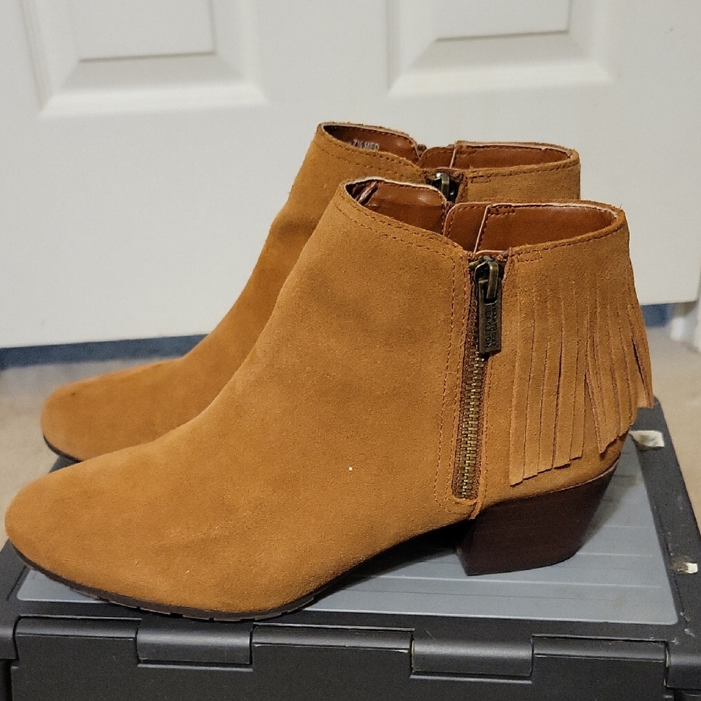 Kenneth Cole Reaction Tan Suede Ankle Booties